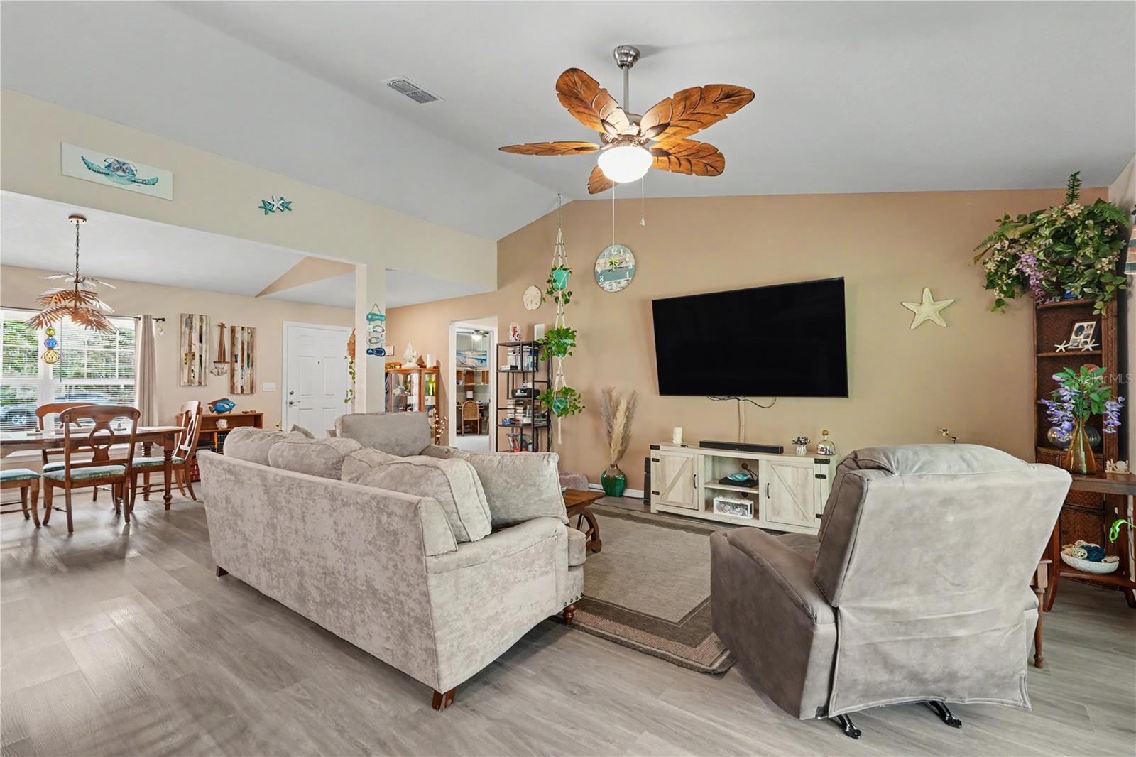 RAINBOW LAKES ESTATES - Residential