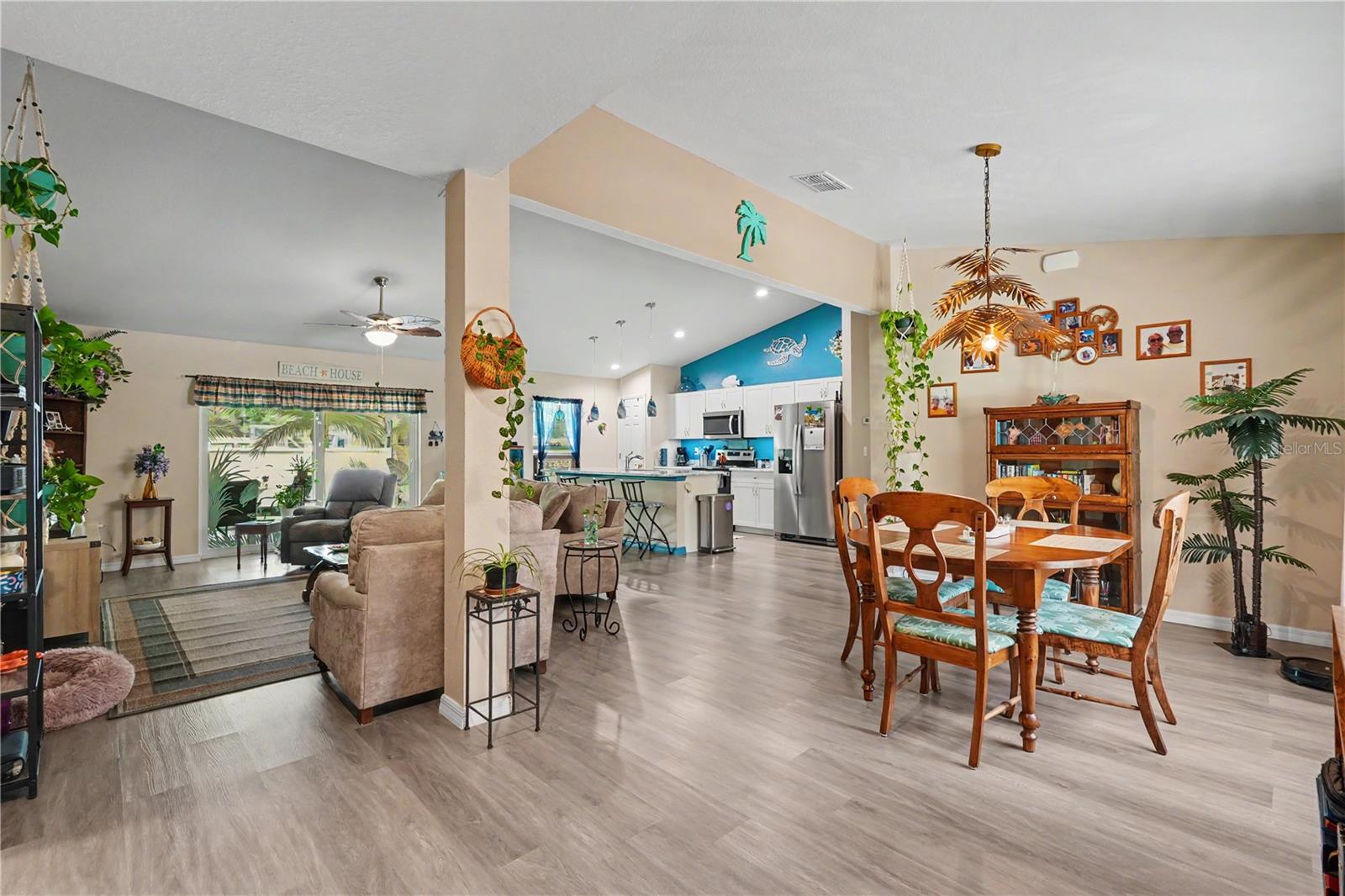 RAINBOW LAKES ESTATES - Residential