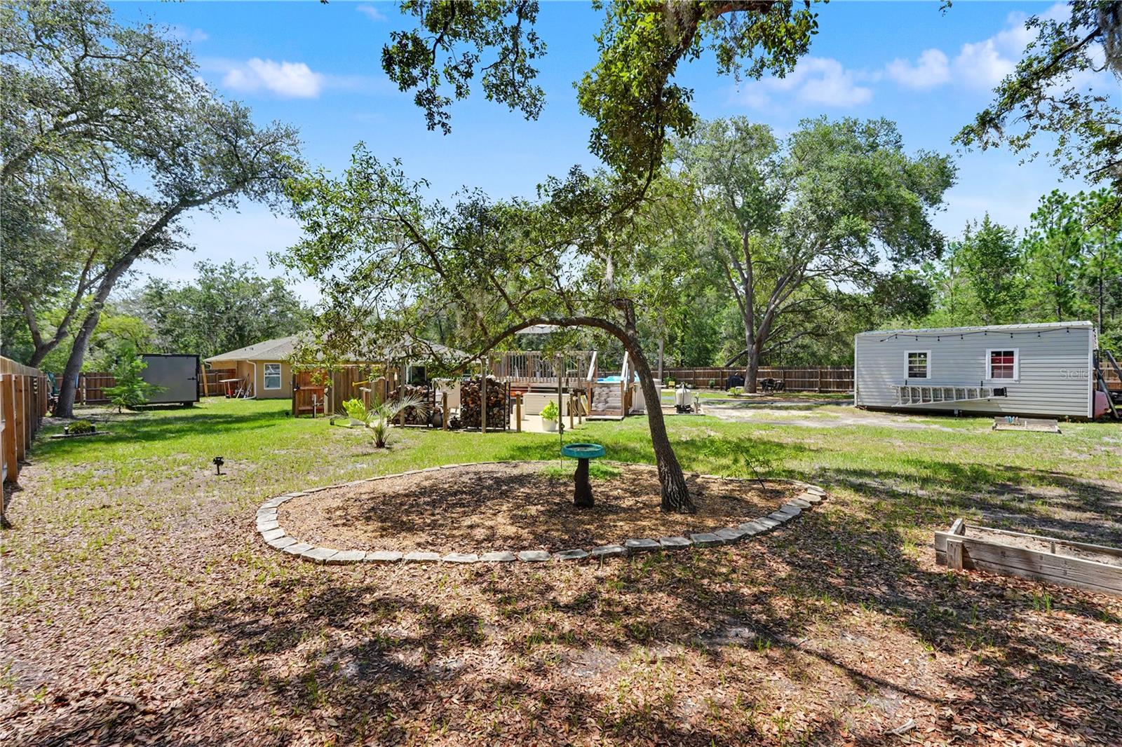 RAINBOW LAKES ESTATES - Residential
