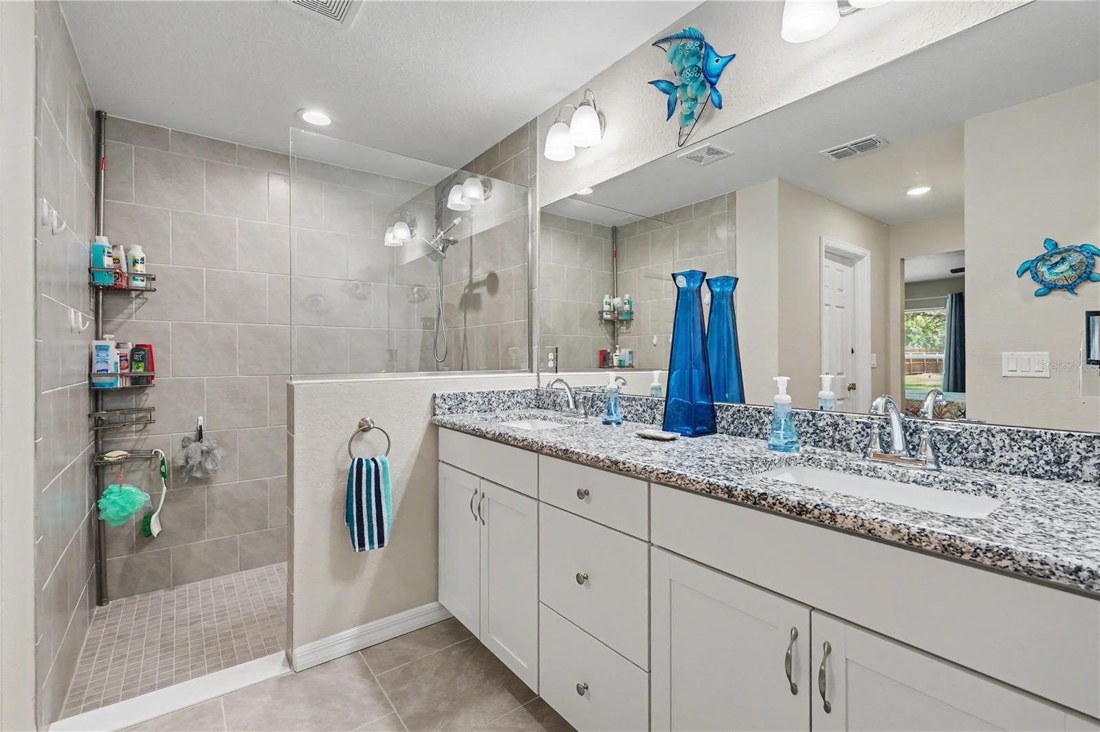 RAINBOW LAKES ESTATES - Residential