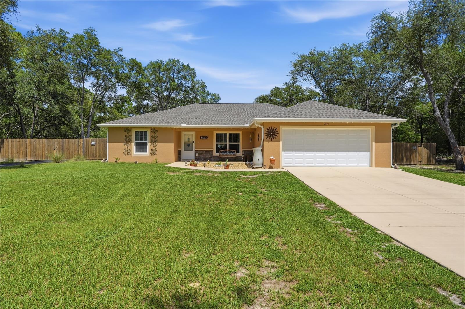 RAINBOW LAKES ESTATES - Residential