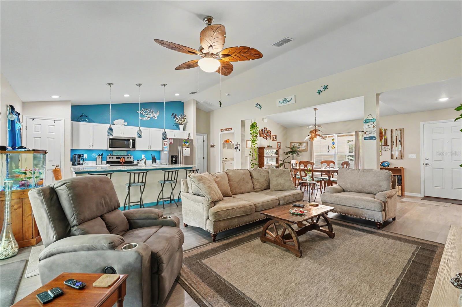 RAINBOW LAKES ESTATES - Residential