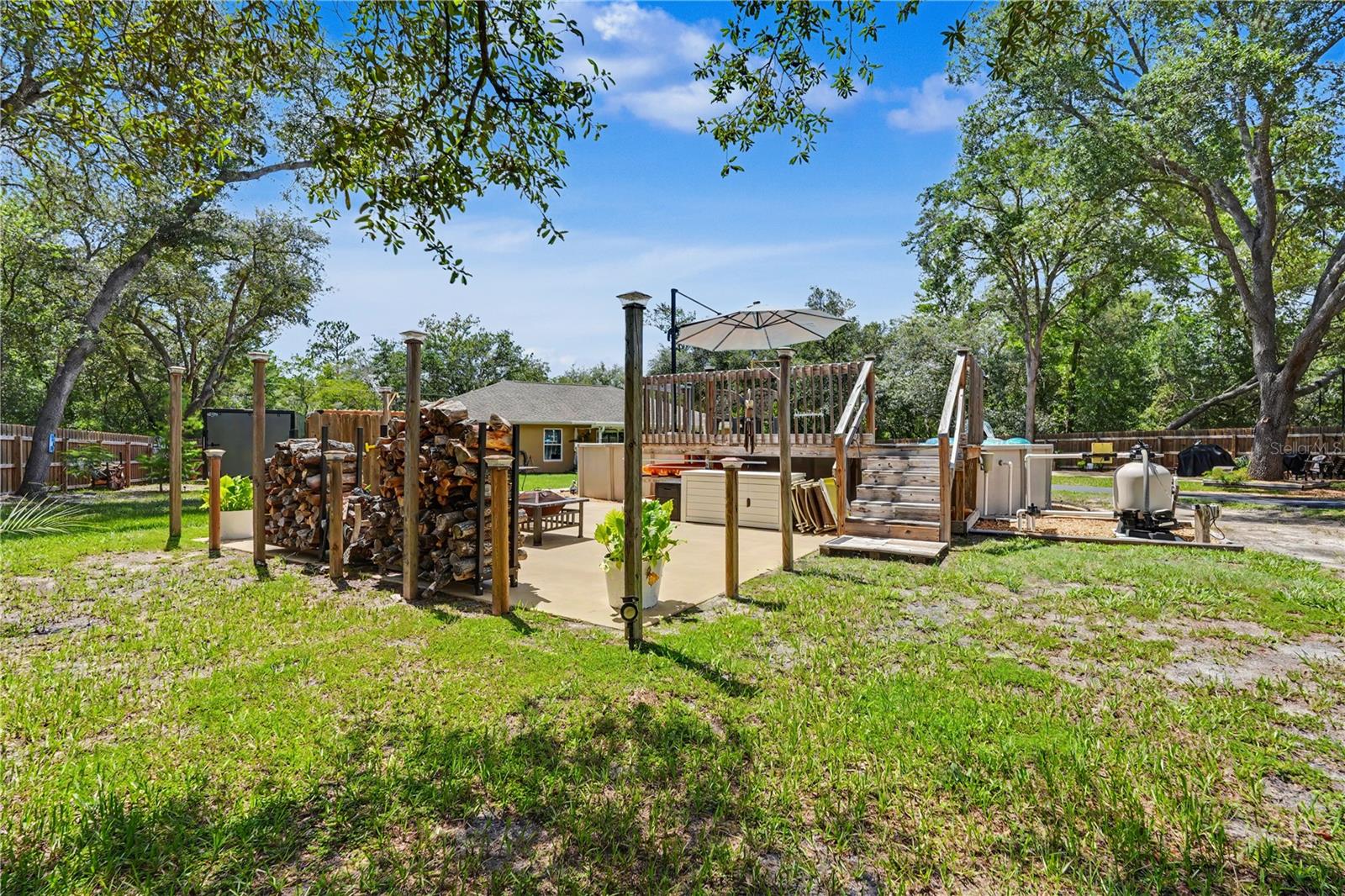 RAINBOW LAKES ESTATES - Residential