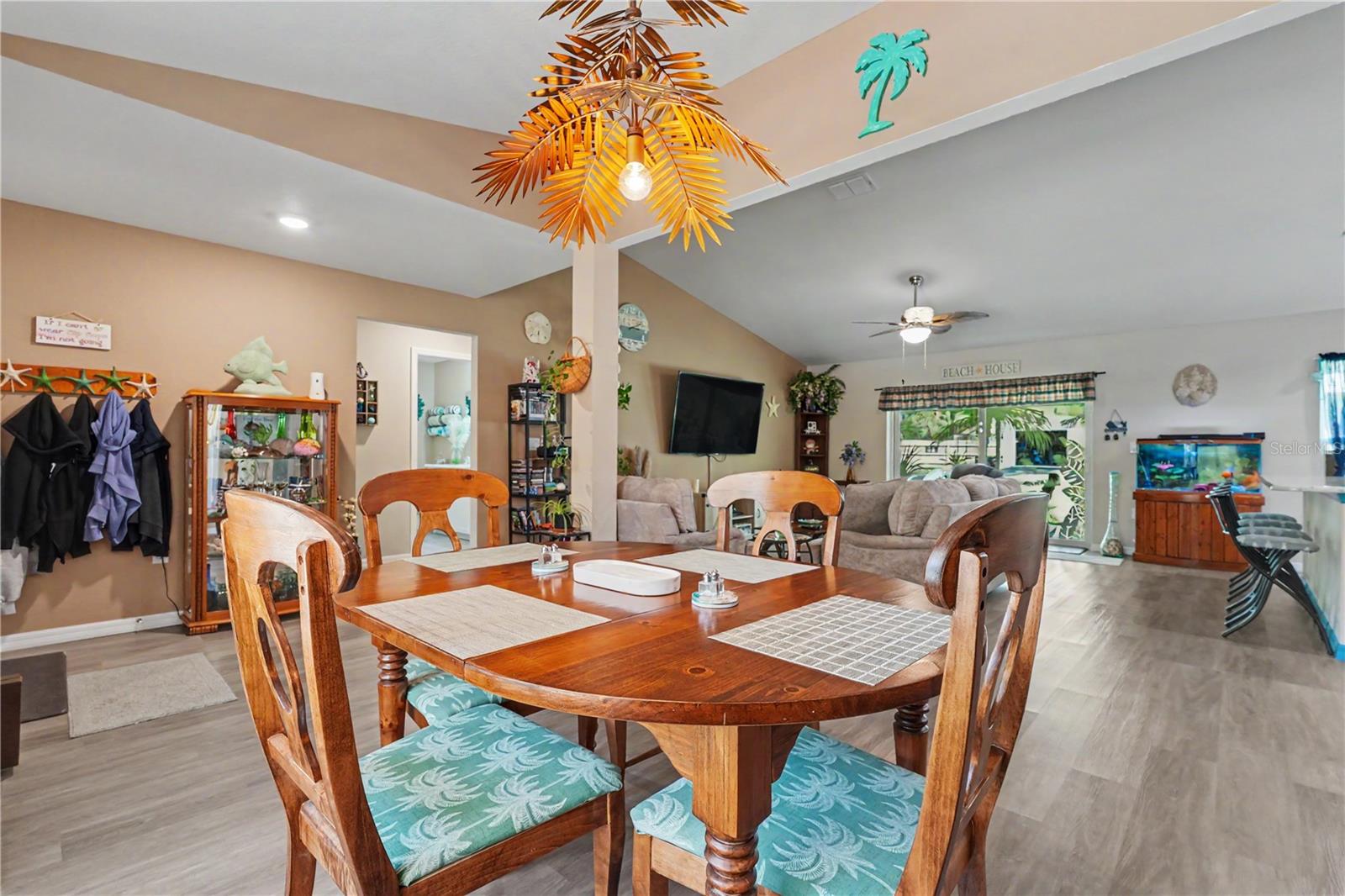 RAINBOW LAKES ESTATES - Residential