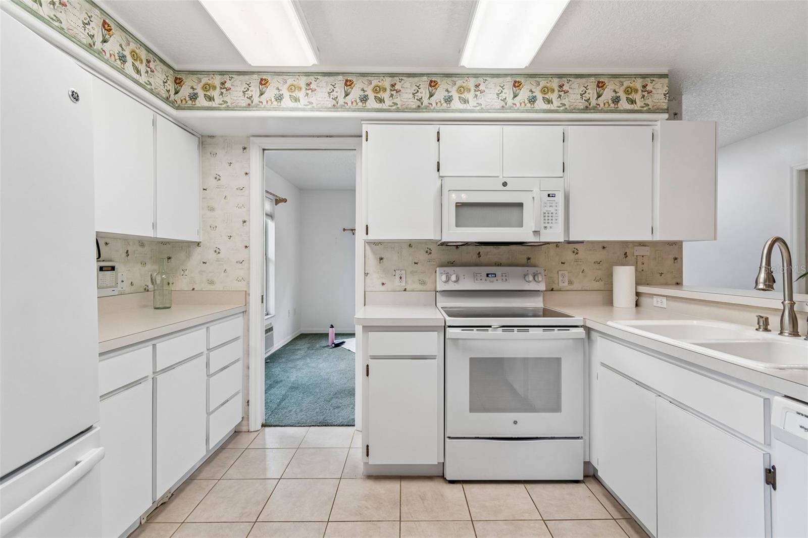 CRYSTAL LAKES REV - Residential