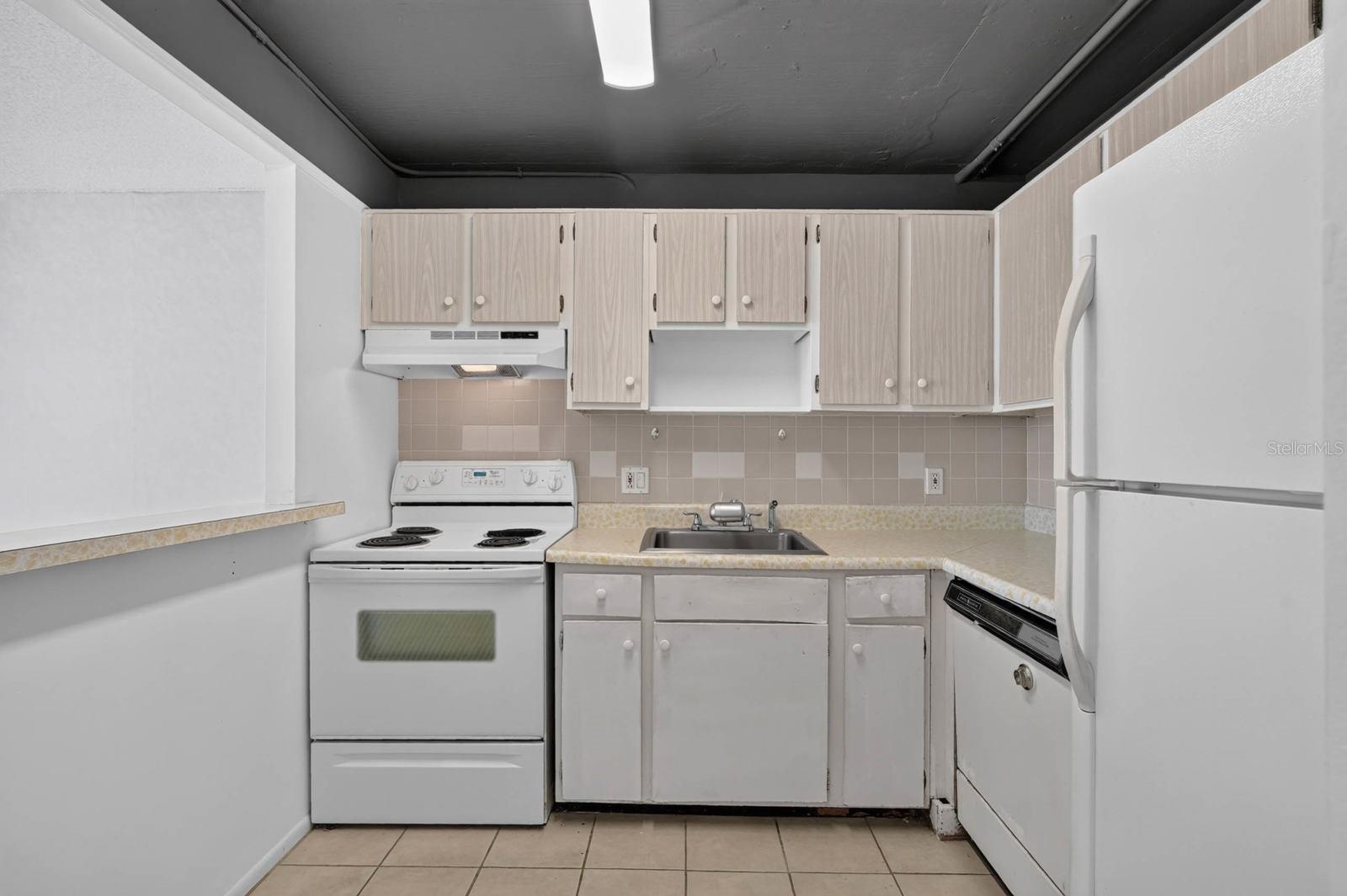 BAYSHORE BATH & TENNIS CLUB CONDO - Residential