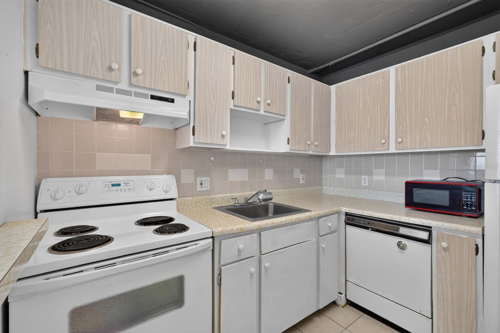 BAYSHORE BATH & TENNIS CLUB CONDO - Residential