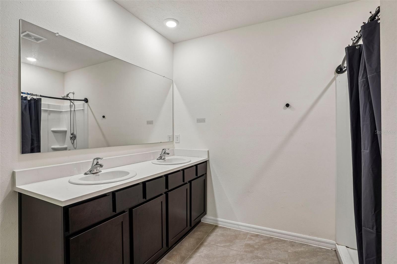 LAKE DIAMOND NORTH - Residential