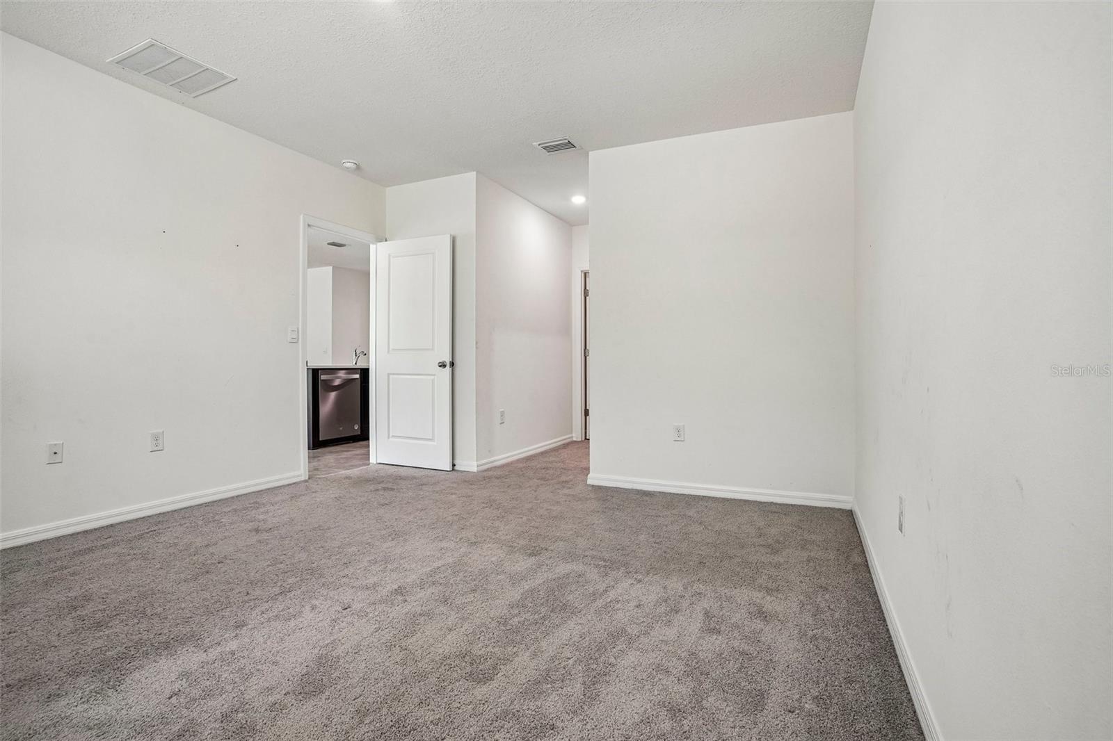 LAKE DIAMOND NORTH - Residential