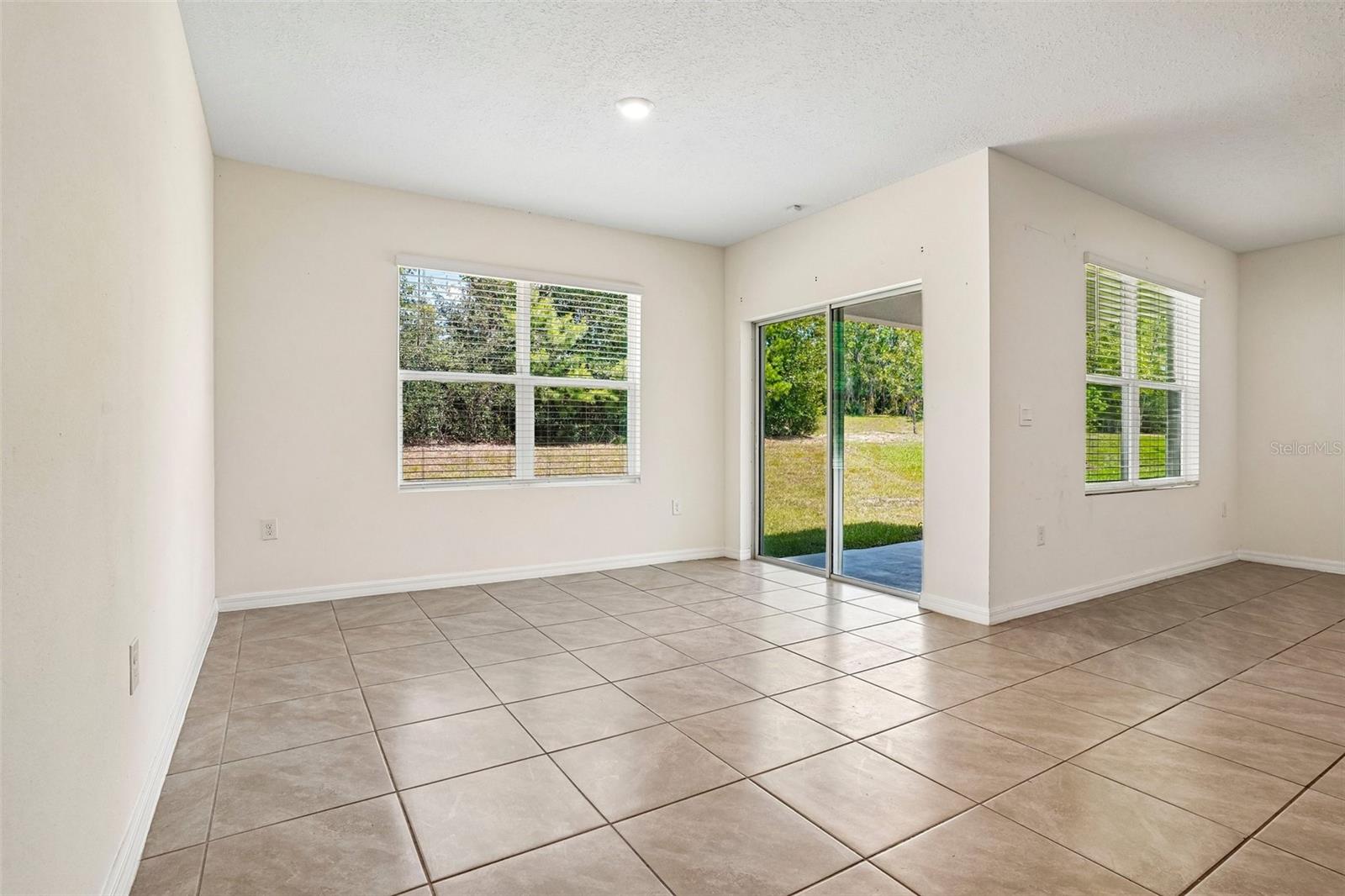 LAKE DIAMOND NORTH - Residential