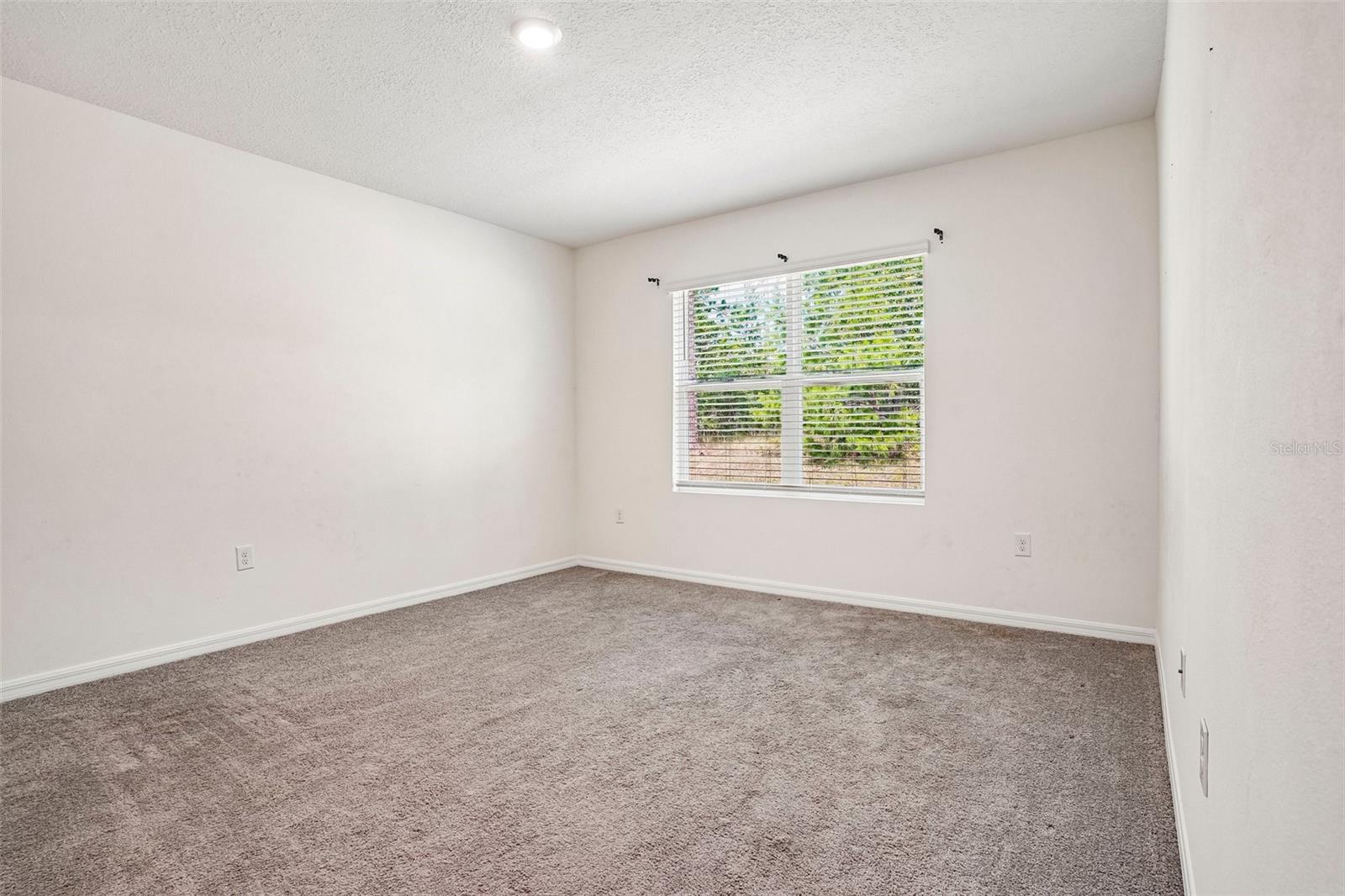 LAKE DIAMOND NORTH - Residential