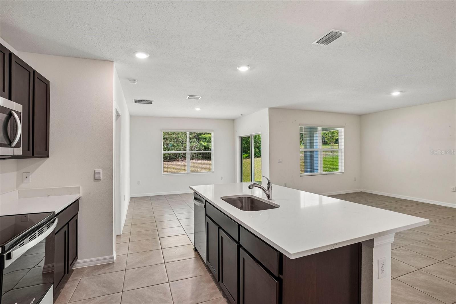 LAKE DIAMOND NORTH - Residential