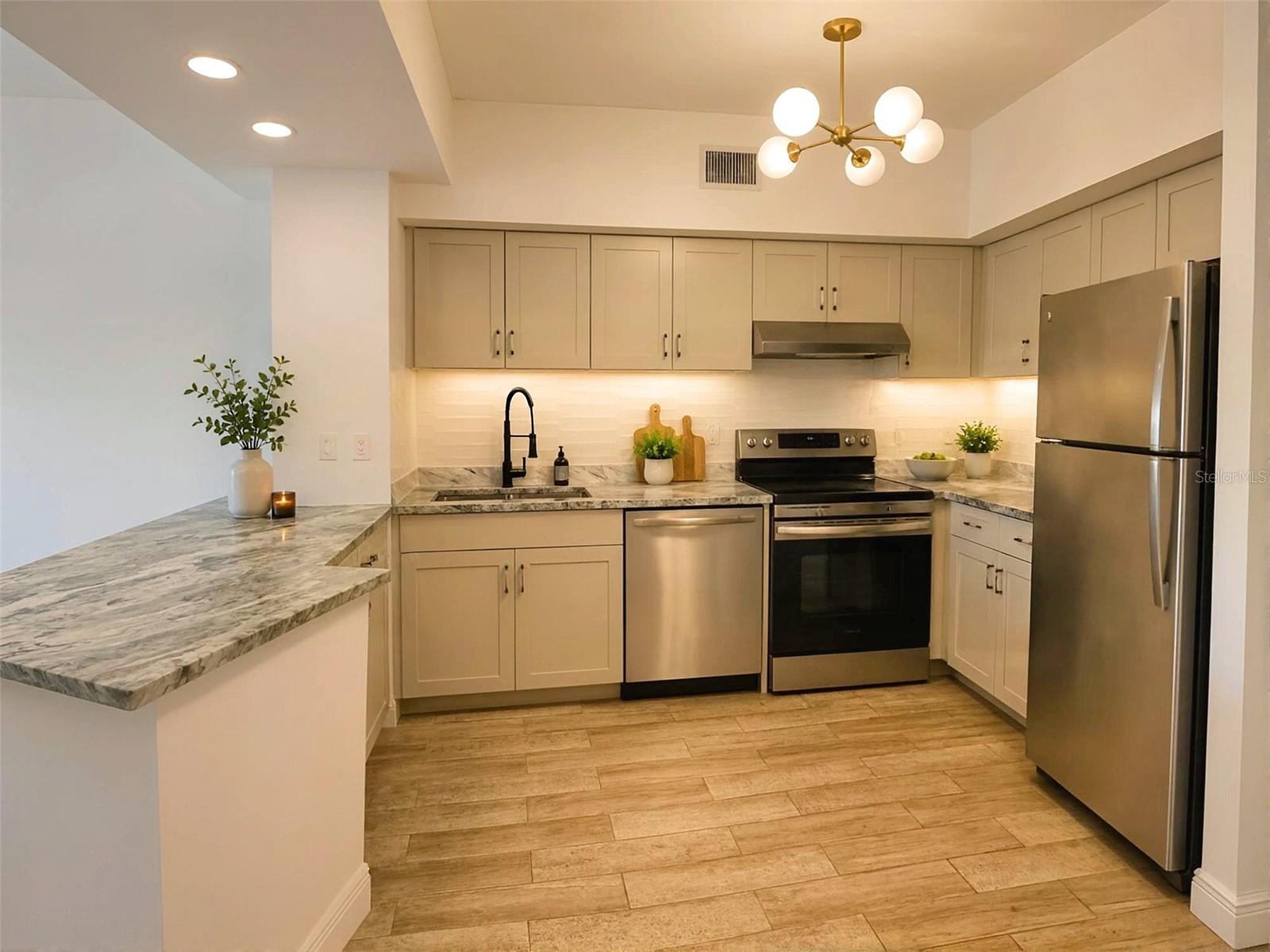 THE MADISON AT SOHO II CONDO - Residential
