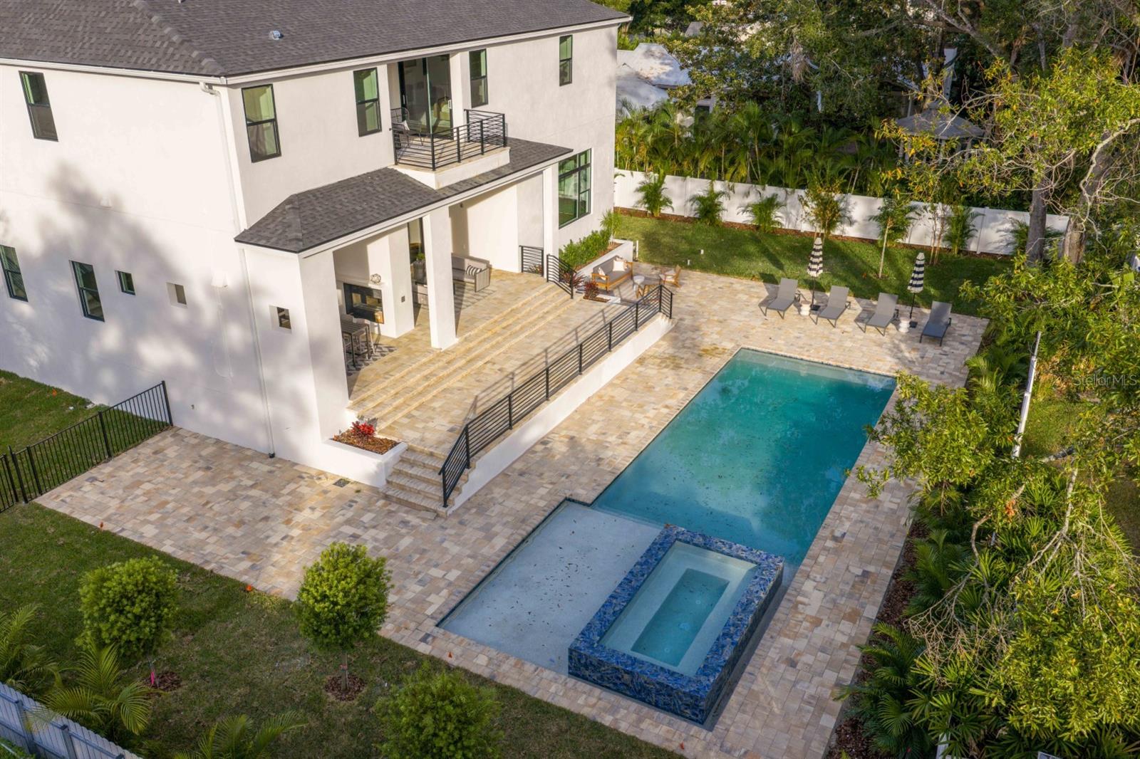 SUNSET PARK - Residential