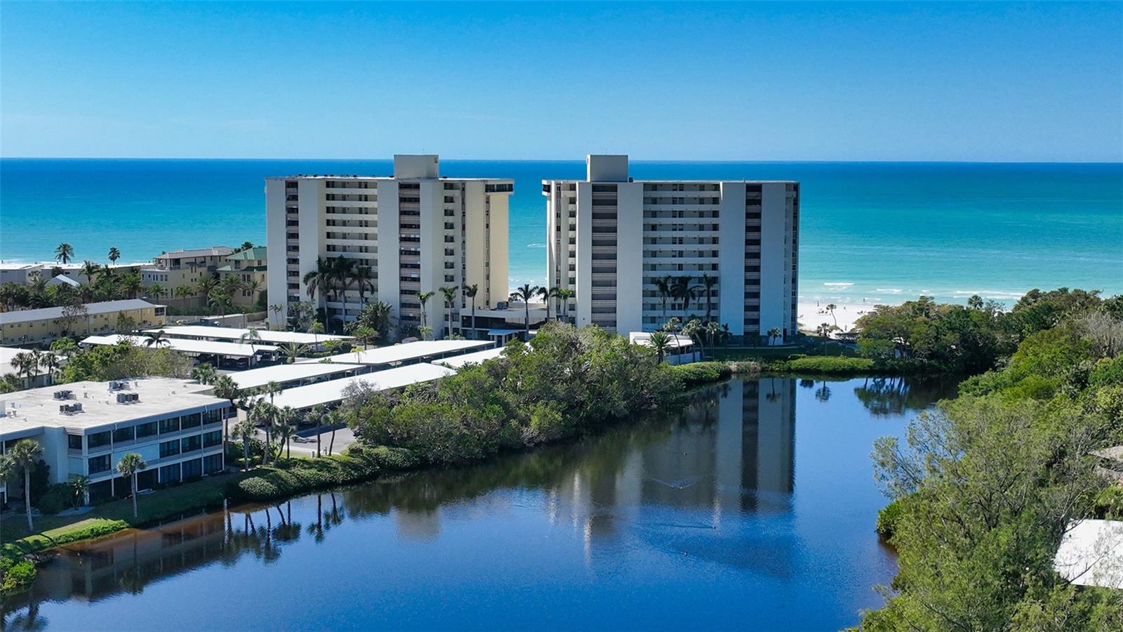 WHISPERING SANDS - Residential