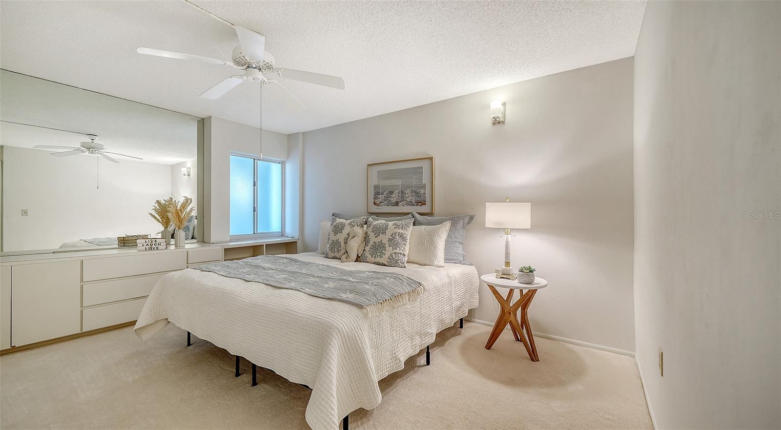 WHISPERING SANDS - Residential