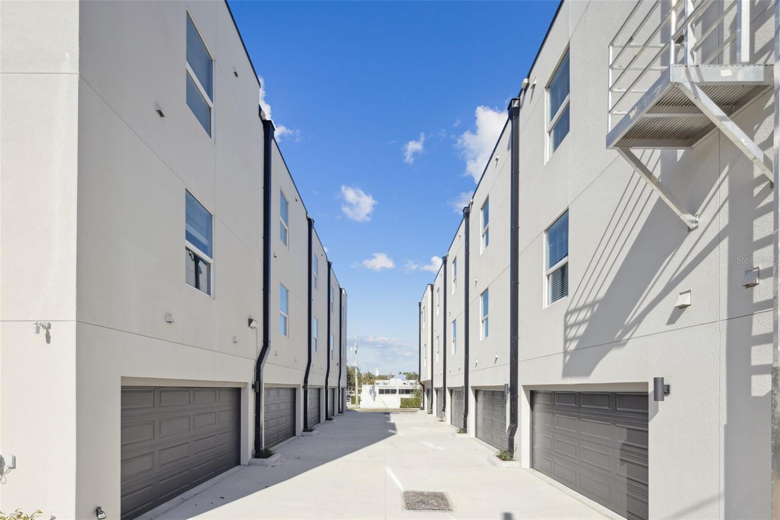 CONCORD COMMONS - Residential Lease