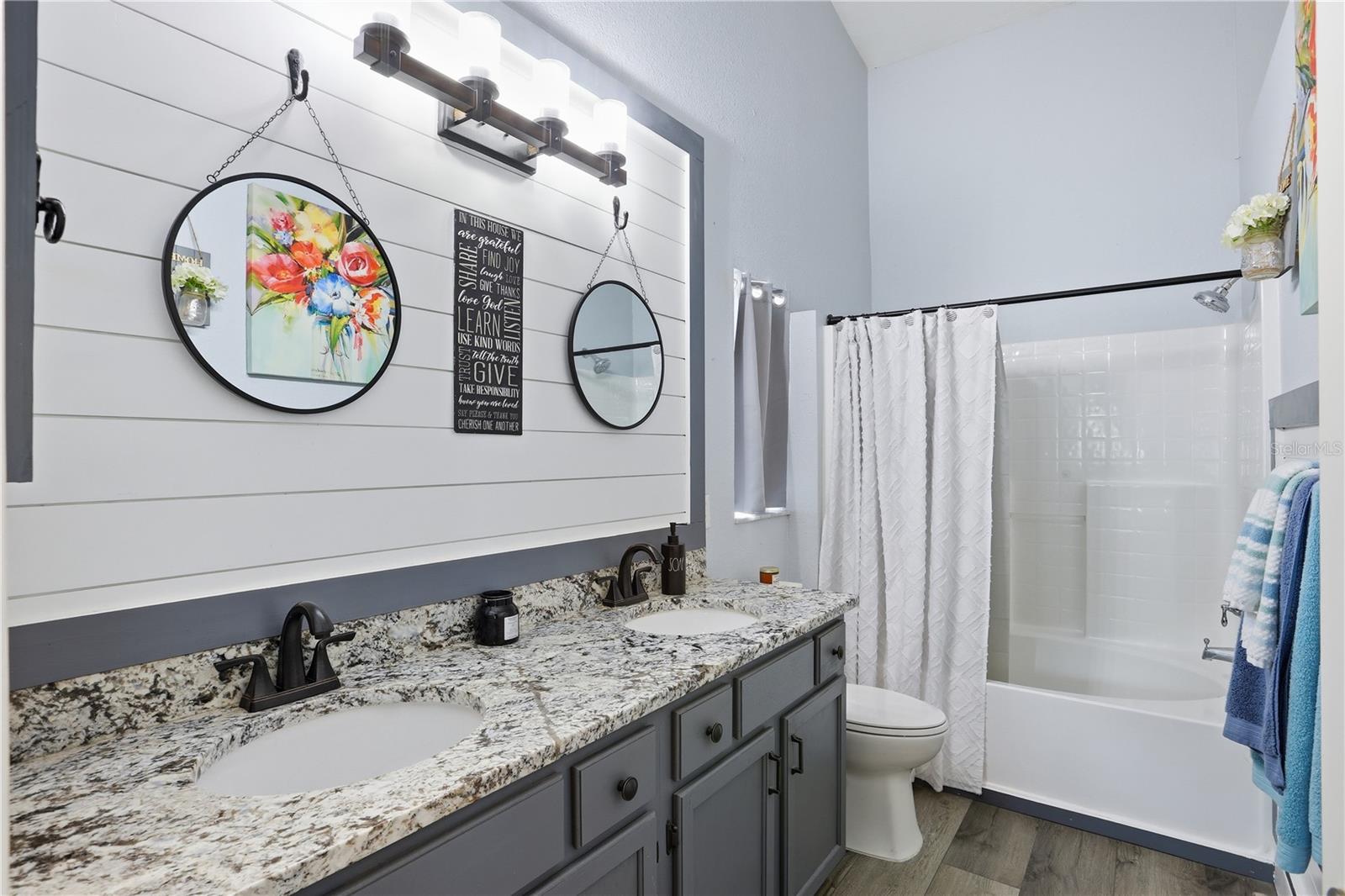 WOODRIDGE PH II SUB - Residential