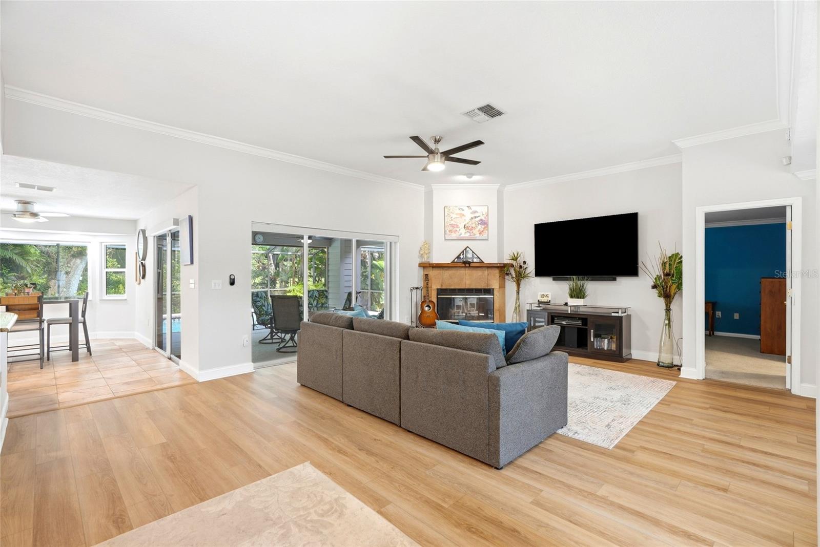 LAKE VALENCIA - - Residential