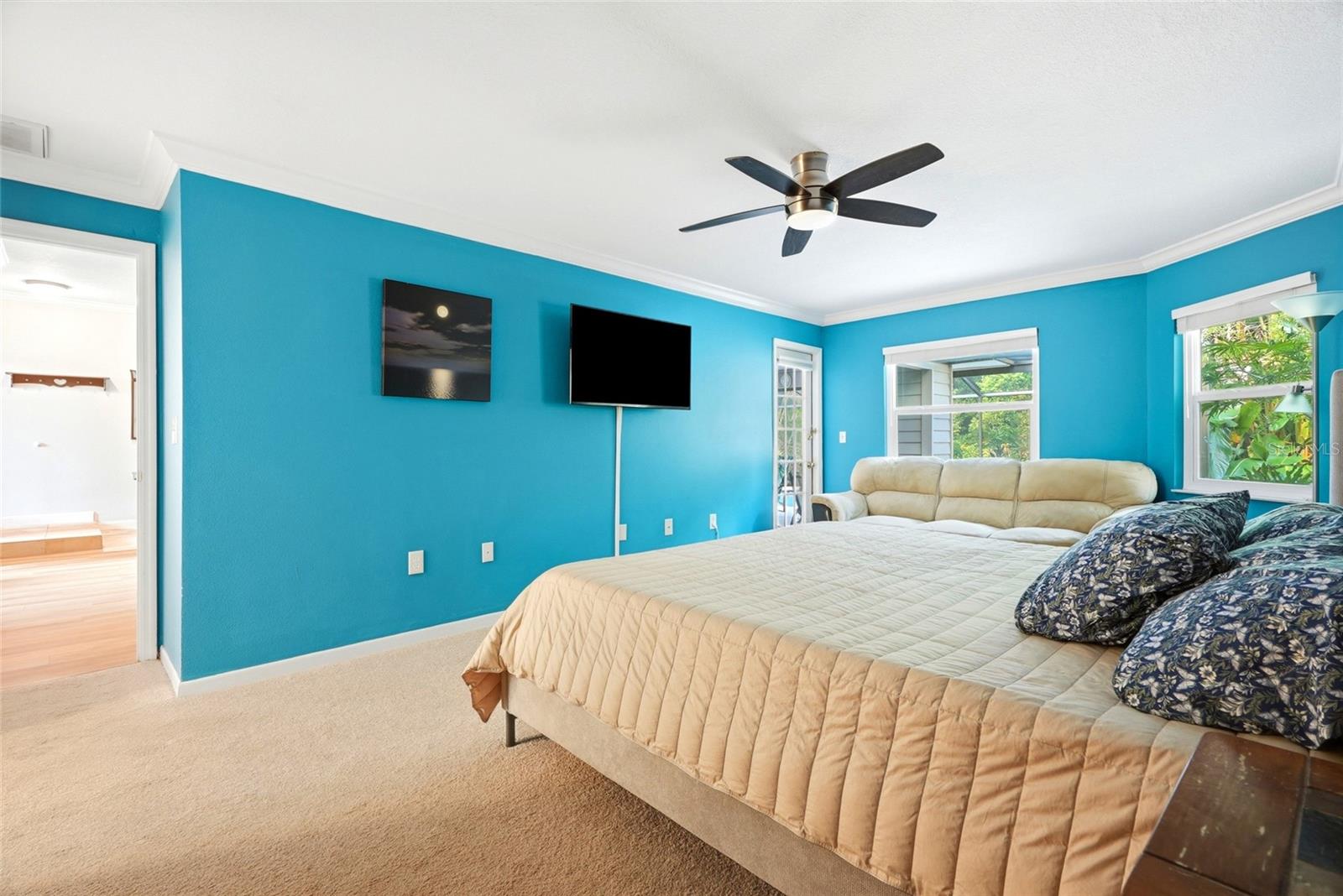 LAKE VALENCIA - - Residential
