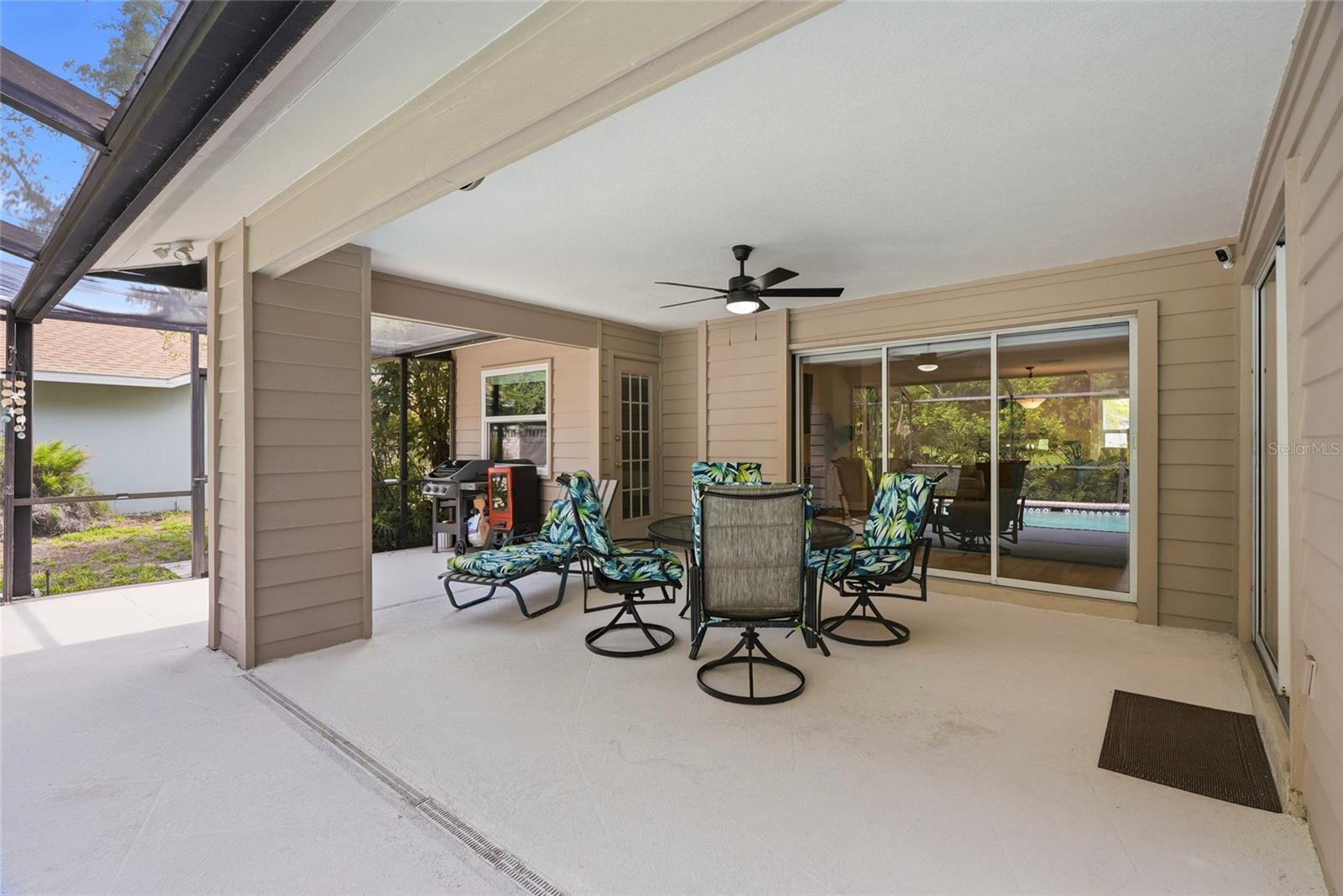 LAKE VALENCIA - - Residential