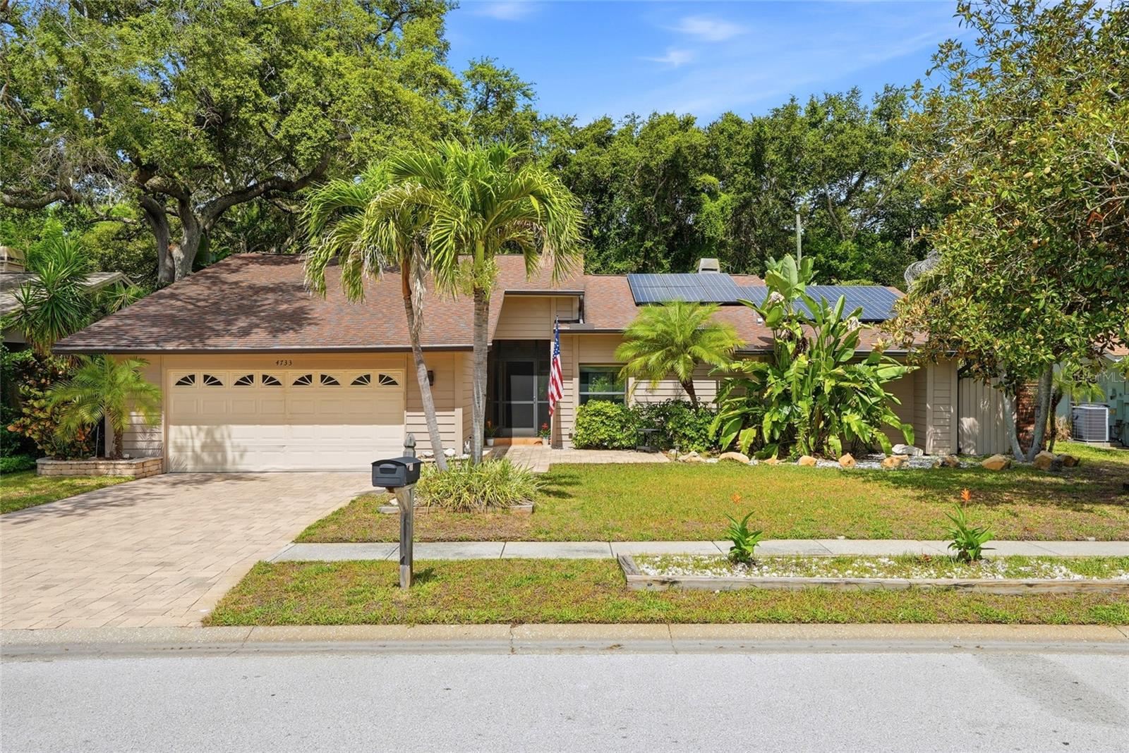 LAKE VALENCIA - - Residential