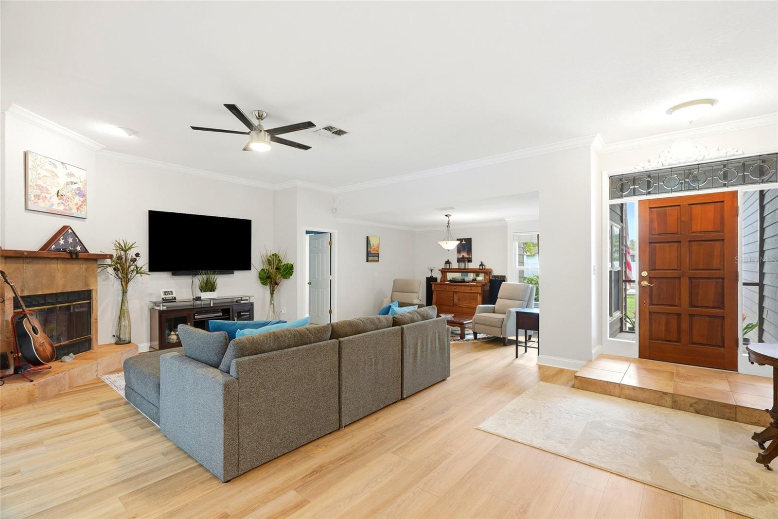 LAKE VALENCIA - - Residential