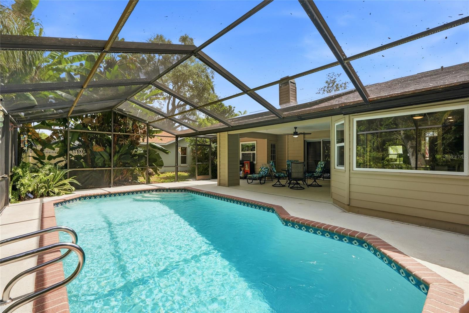 LAKE VALENCIA - - Residential