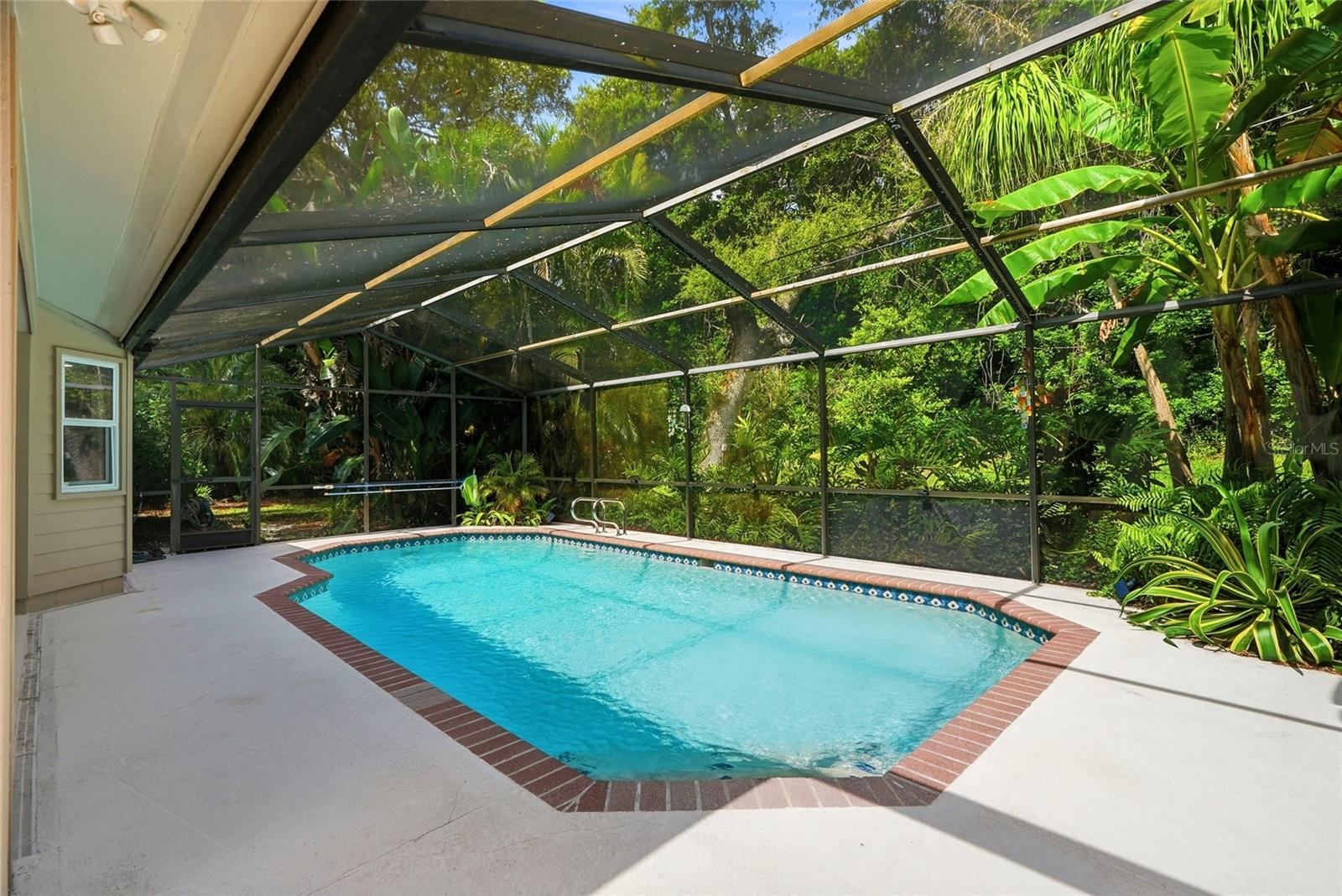 LAKE VALENCIA - - Residential