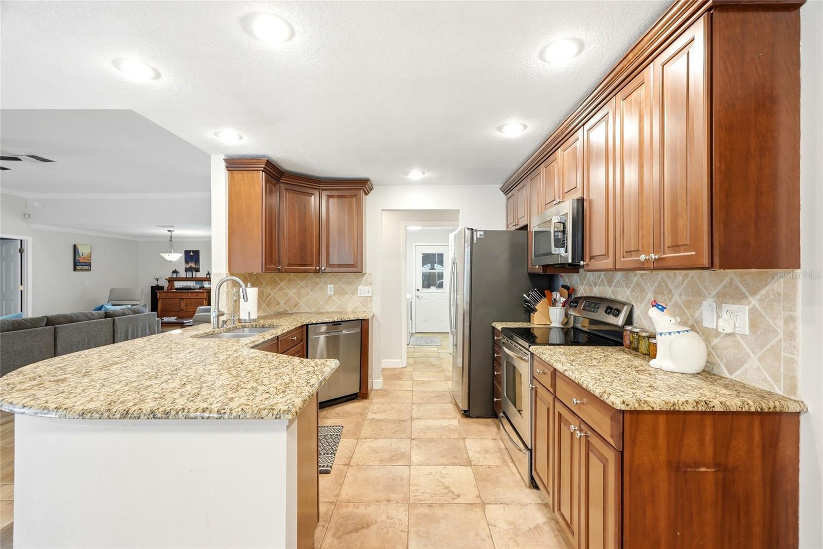 LAKE VALENCIA - - Residential