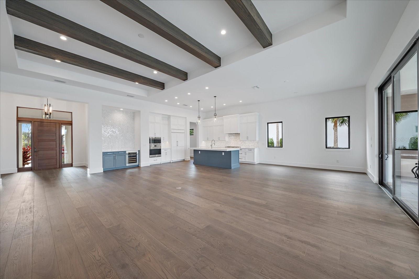 FOUNDERS CLUB - Residential