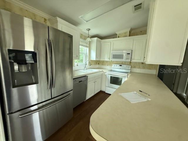 BELLEVIEW HILLS ESTATE - Residential