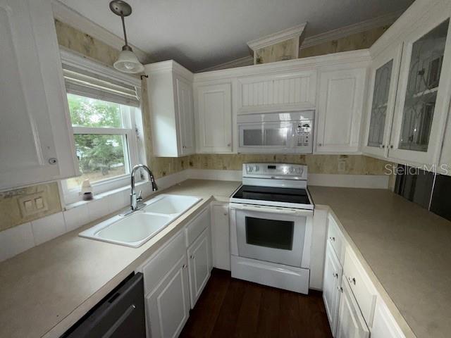 BELLEVIEW HILLS ESTATE - Residential