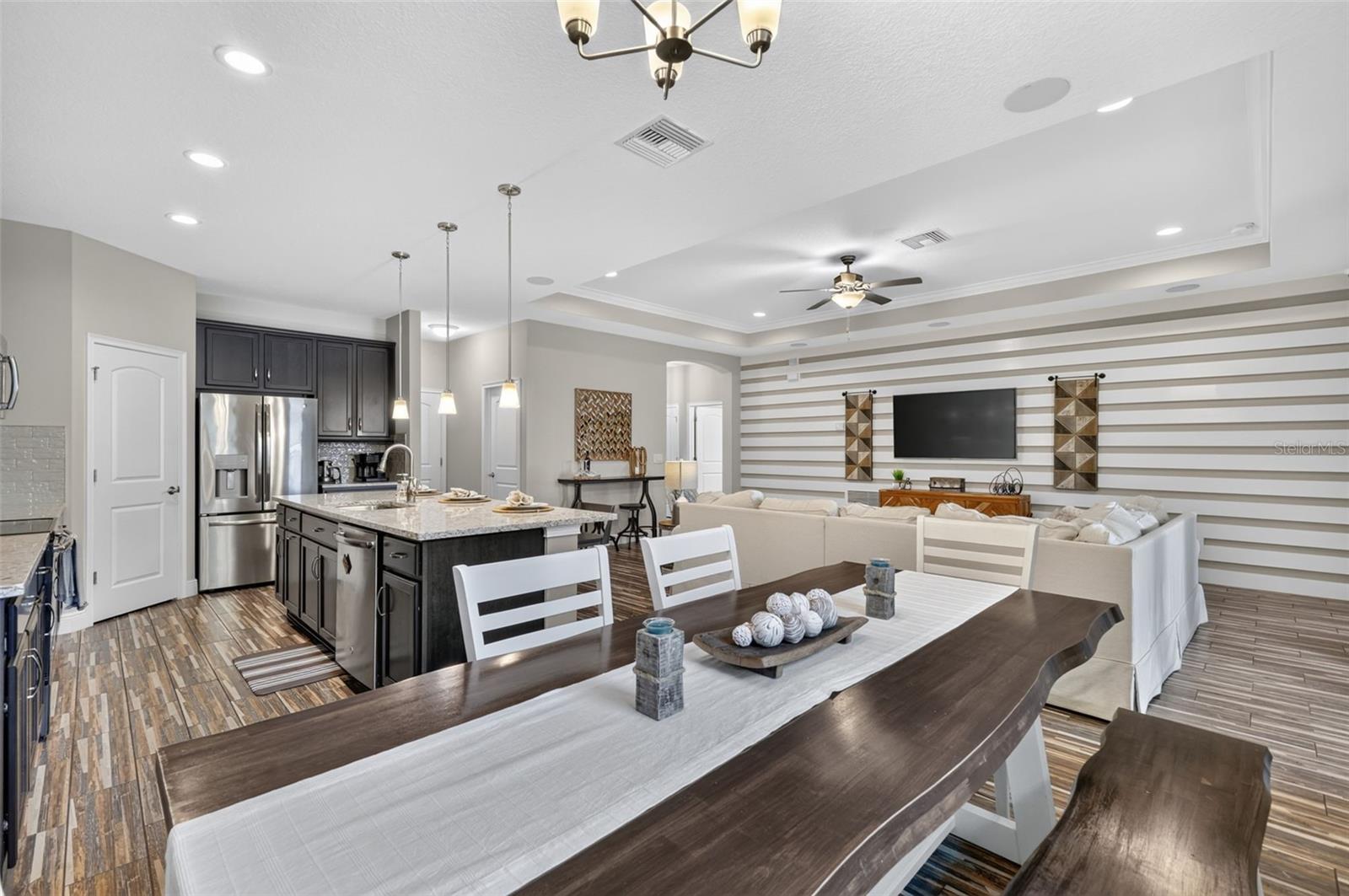 LAKESIDE PH 3 - Residential