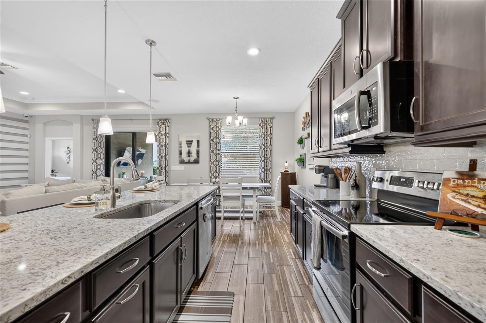 LAKESIDE PH 3 - Residential