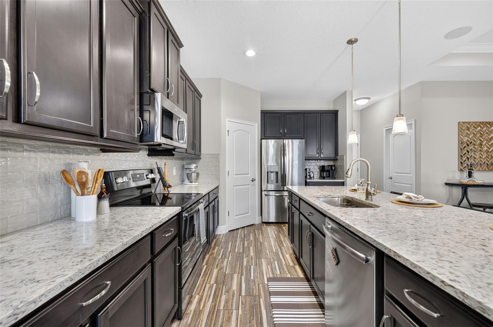 LAKESIDE PH 3 - Residential