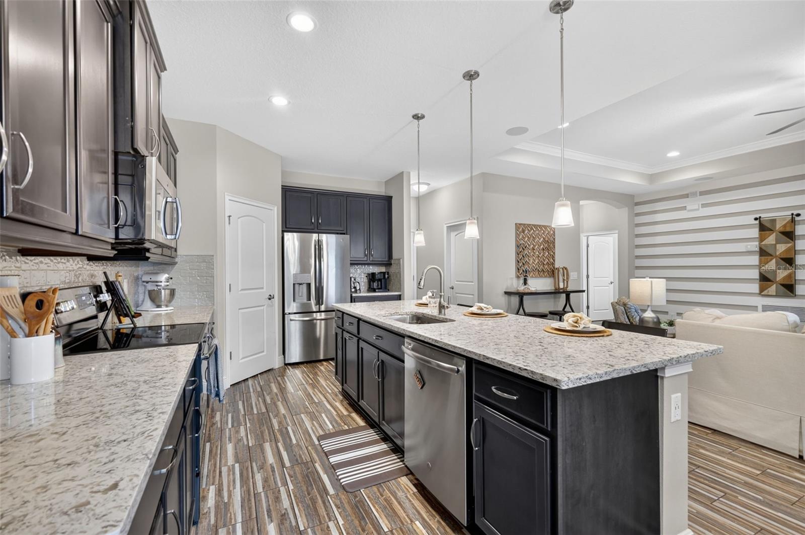 LAKESIDE PH 3 - Residential