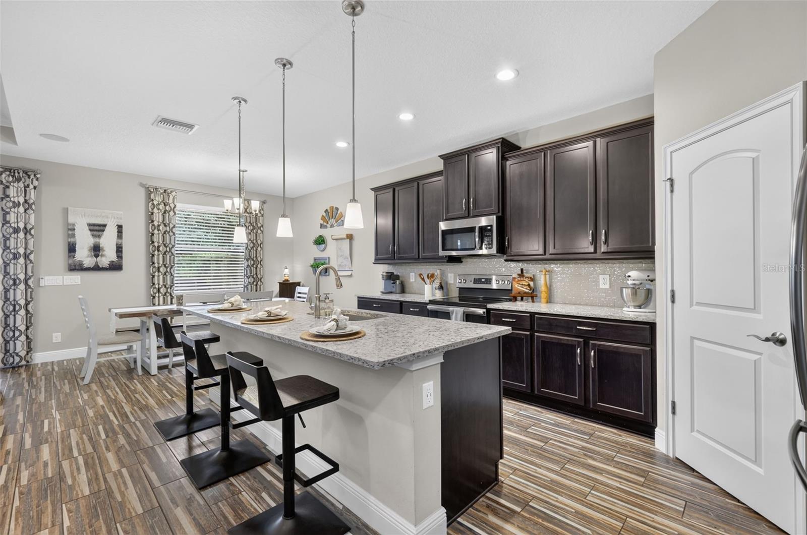 LAKESIDE PH 3 - Residential