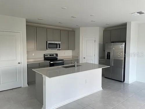 LEOMAS LNDG PH 1 - Residential Lease