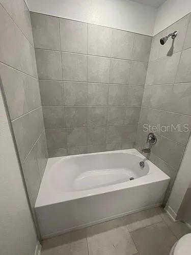 LEOMAS LNDG PH 1 - Residential Lease