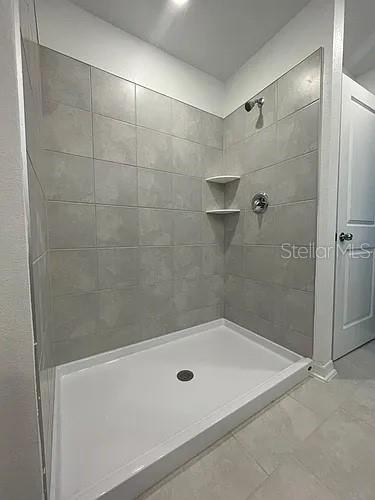 LEOMAS LNDG PH 1 - Residential Lease