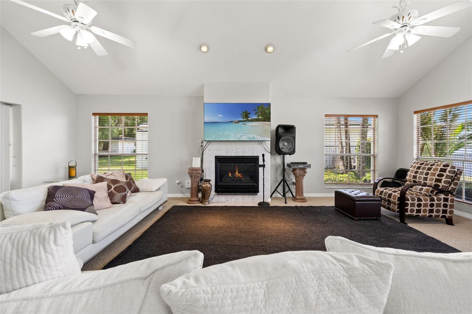 SUNSET RIDGE - Residential