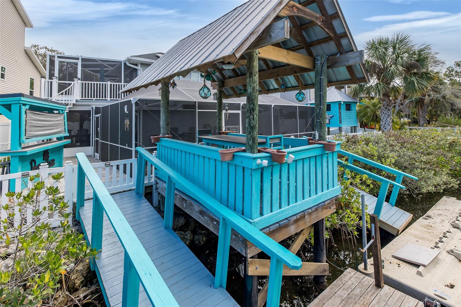 MARTHAS VINEYARD - Residential