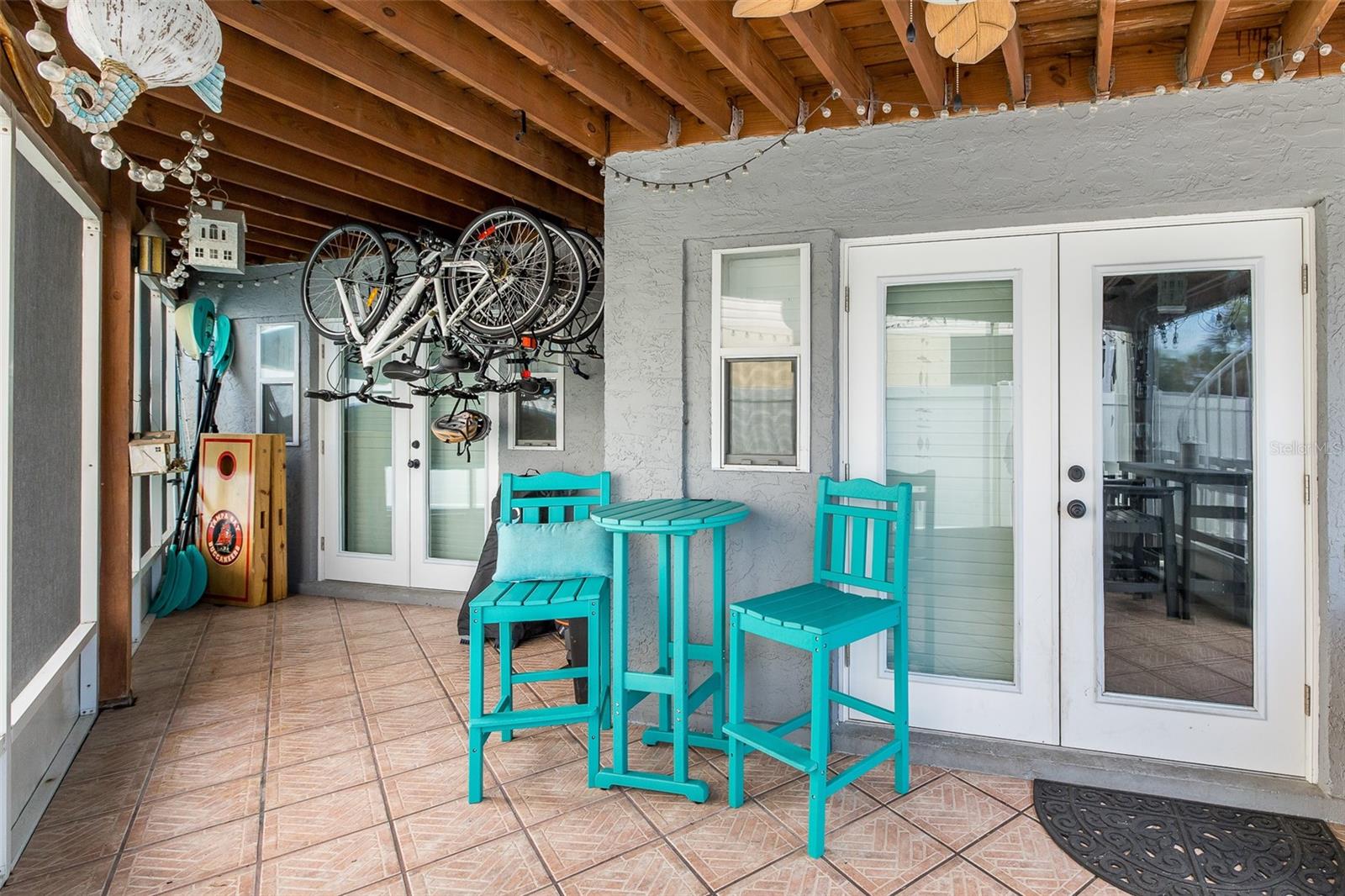 MARTHAS VINEYARD - Residential