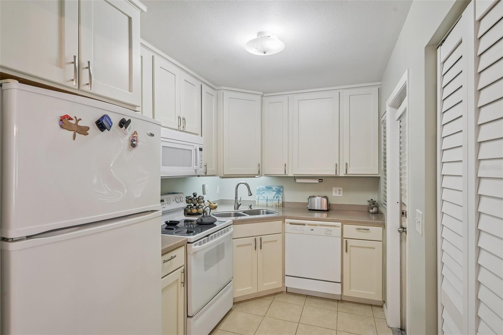 DESOTO SQUARE VILLAS PH I - Residential