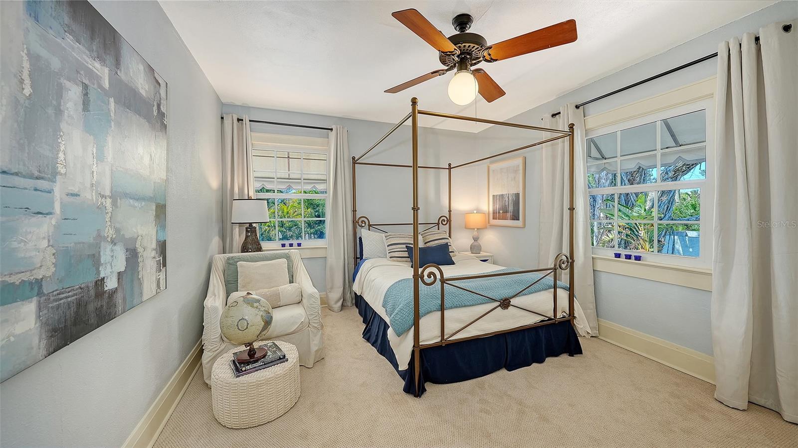 SAPPHIRE SHORES - Residential