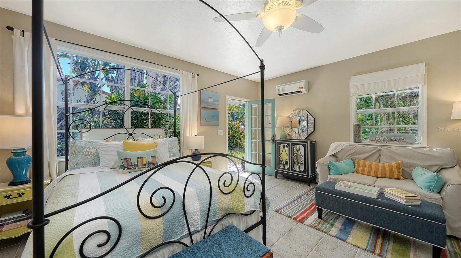 SAPPHIRE SHORES - Residential