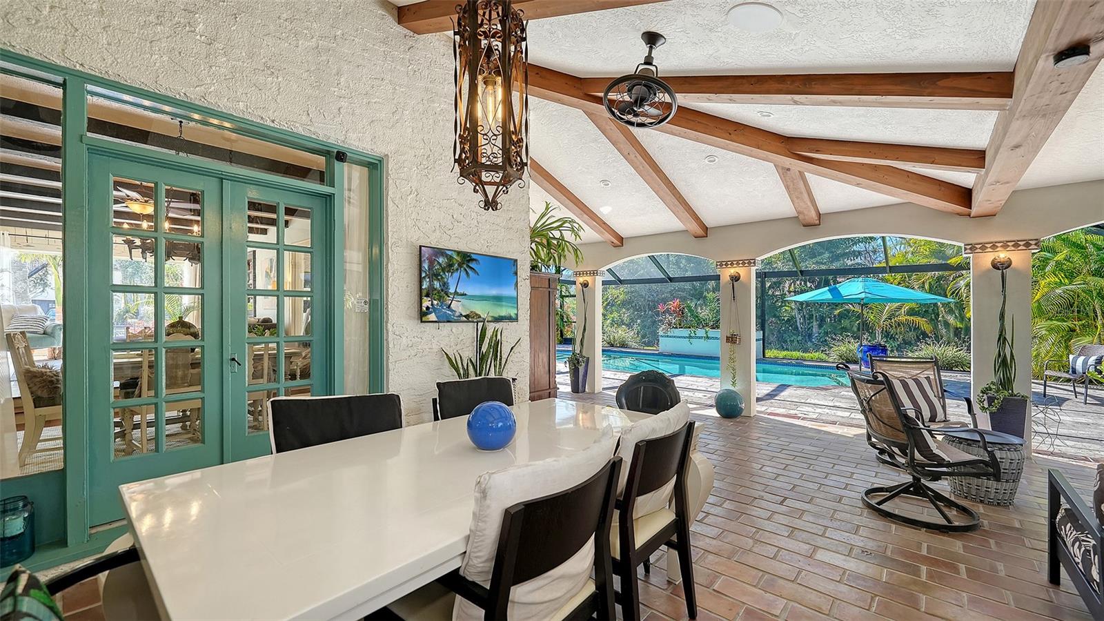 SAPPHIRE SHORES - Residential