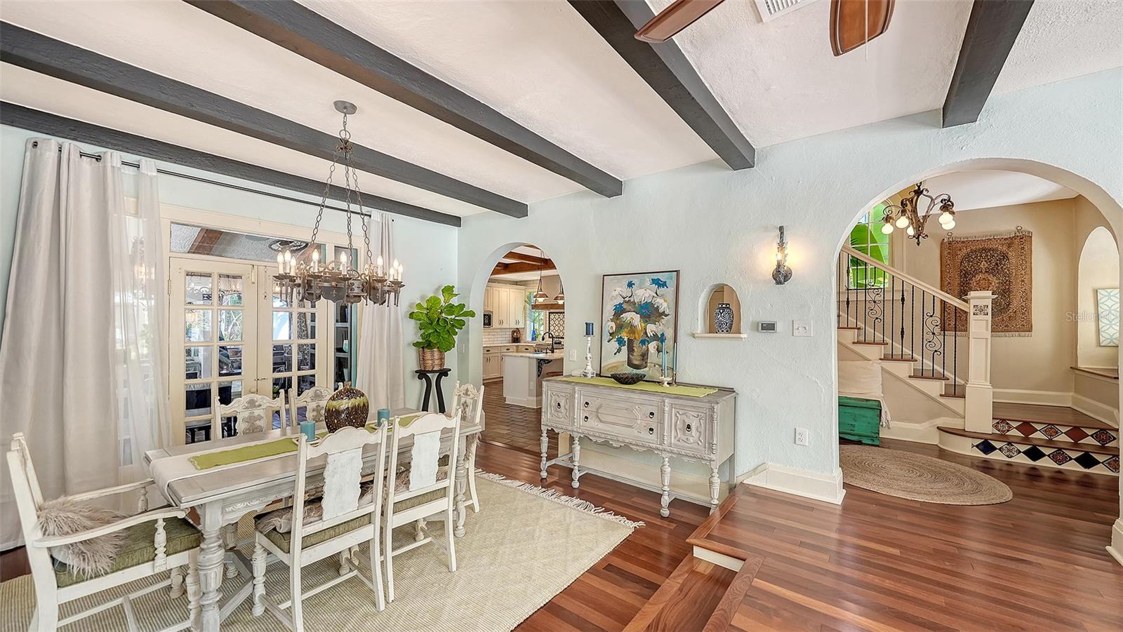 SAPPHIRE SHORES - Residential