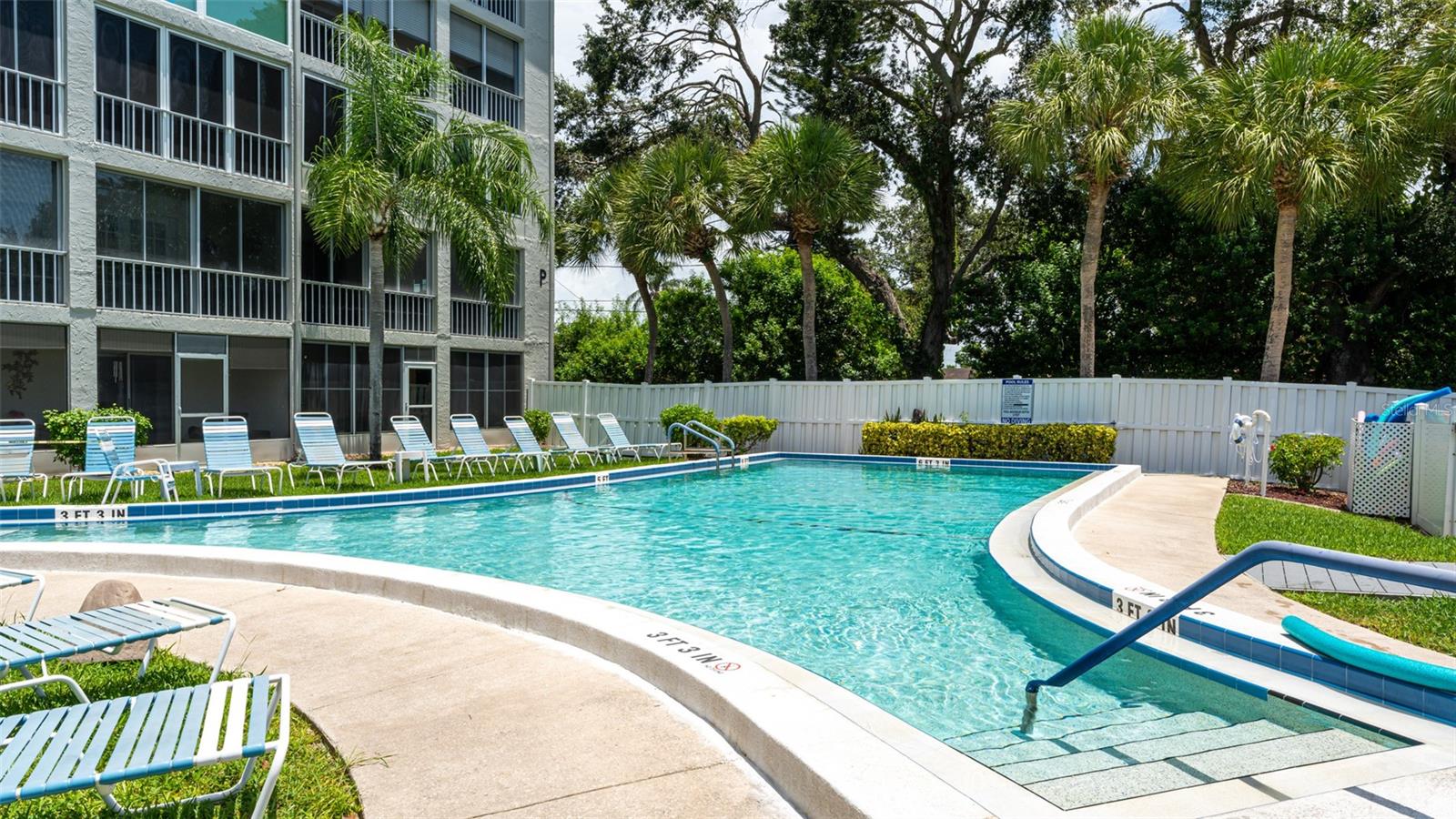 BAYSHORE ON THE LAKE CONDOMINIUM - Residential
